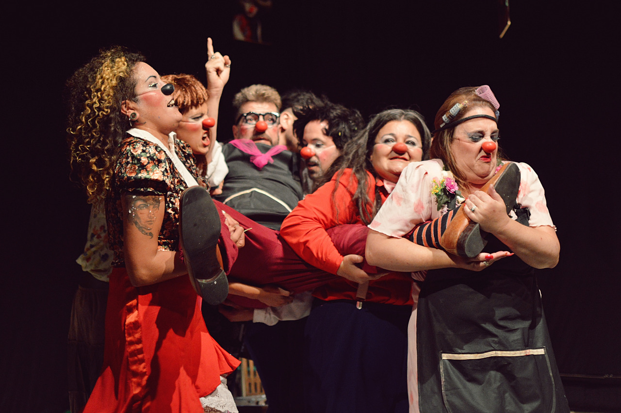 Para más payasería:  Escuela de clown